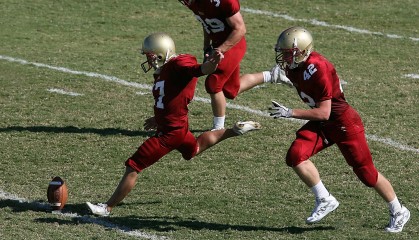 开云APP-季后赛生涯里，蒂伊多次在比赛尾声投中“关键三分”，帮助球队取得胜利！