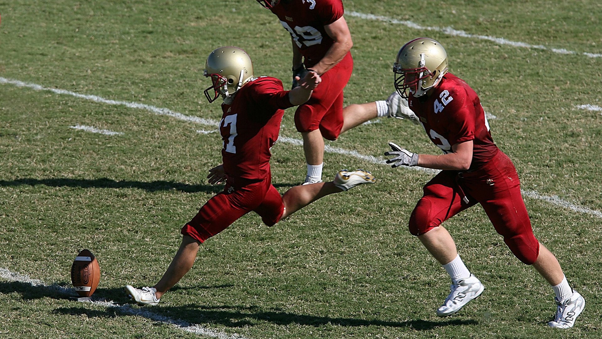 季后赛生涯里，蒂伊多次在比赛尾声投中“关键三分”，帮助球队取得胜利！