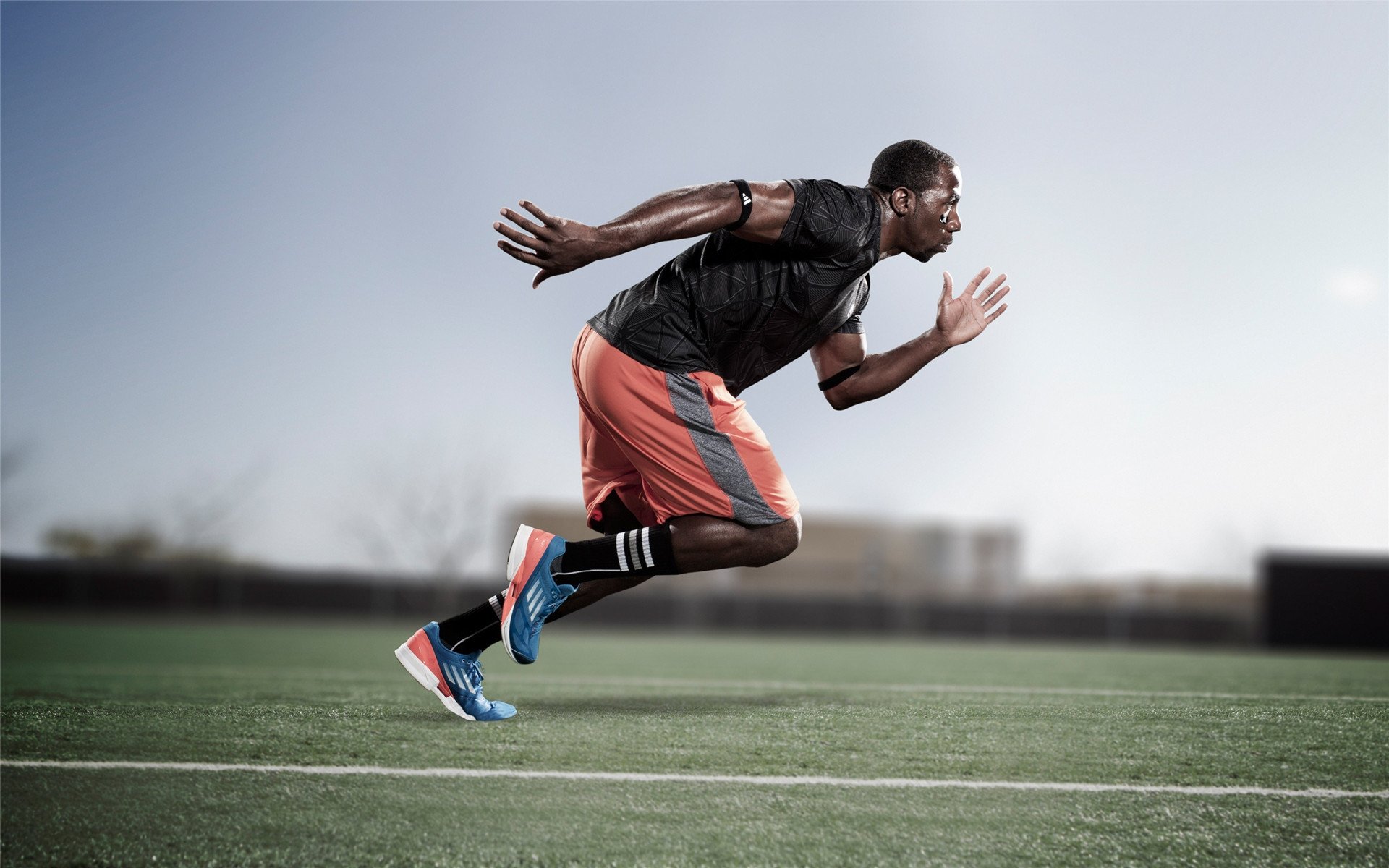 数据表现：48%的命中率，22次助攻，团队出色！，命中率80%